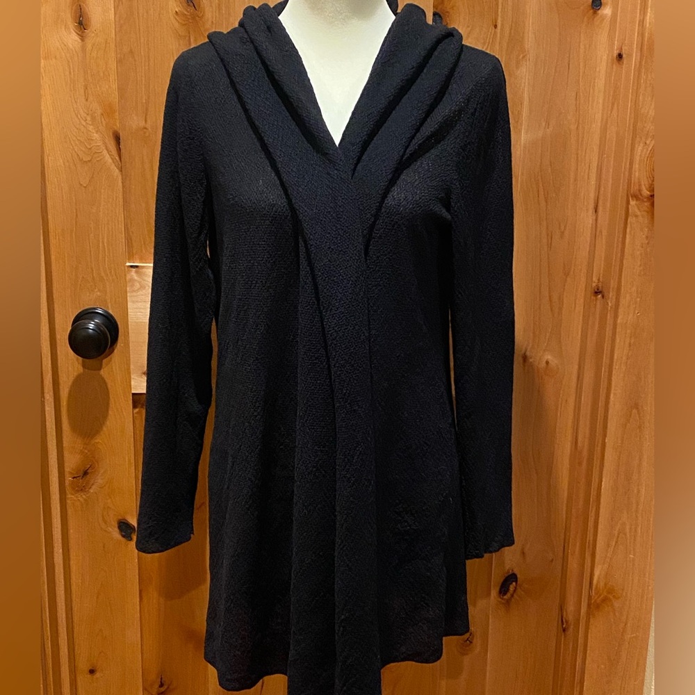 EILEEN FISHER black hooded cardigan, women’s size L large, made of Italian yarn.